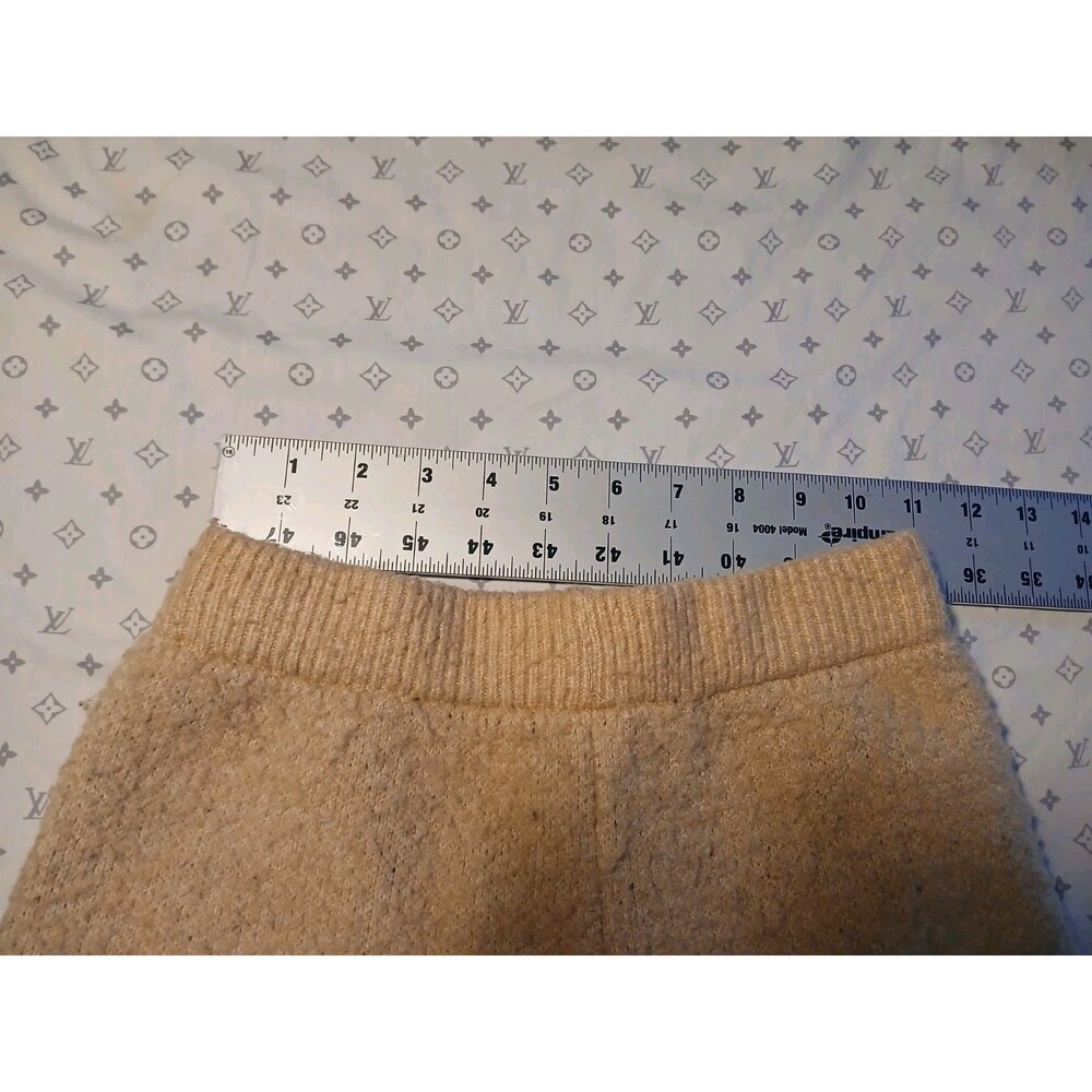 Wild Fable Women's Size XS Mid Rise Sweater Hot Shorts Tan fuzzy - Picture 2 of 4